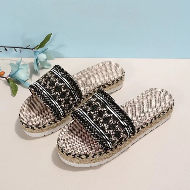 Platform Patterned Sandals Slide