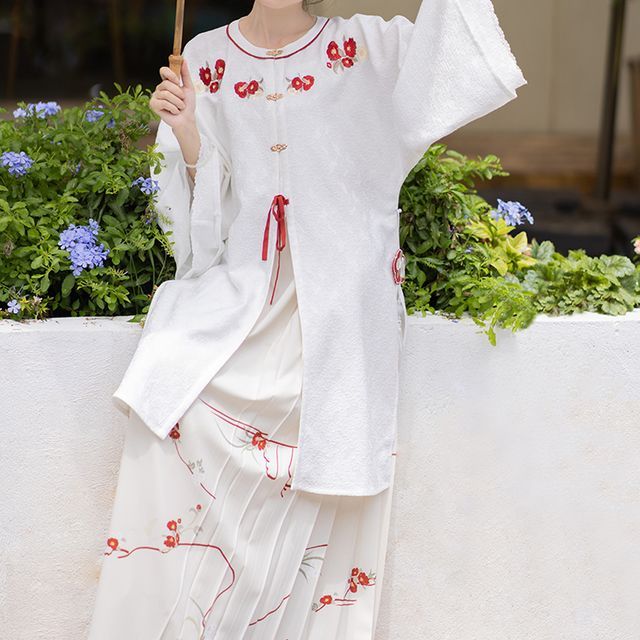 Traditional Chinese Long-Sleeve Crew Neck Embroidered Eyelet Lace Trim Long Blouse / High Waist Pleated Maxi A-Line Skirt / Plain Camisole Top / Costume Charm / Set