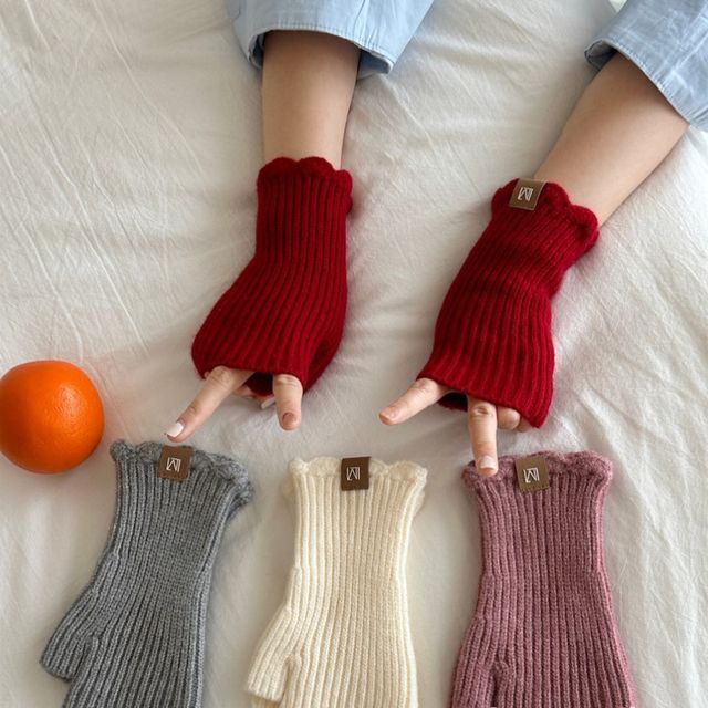 Applique Knit Fingerless Lettering Gloves