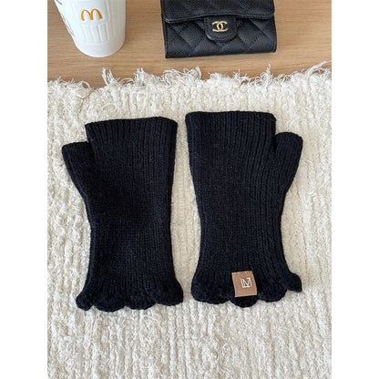 Applique Knit Fingerless Lettering Gloves