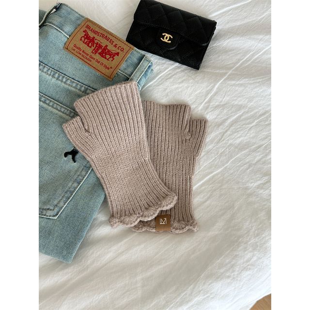 Applique Knit Fingerless Lettering Gloves