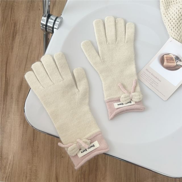 Lettering Applique Bow Knit Gloves