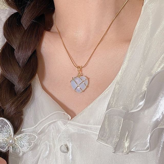 Heart Moonstone Pendant Alloy Necklace