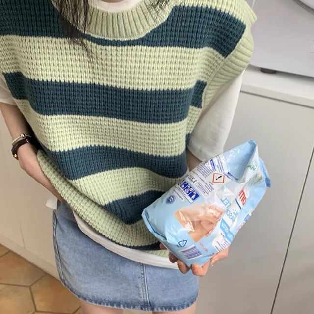 Sleeveless Striped Knit Round Vest Neck