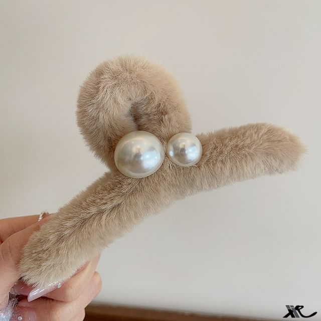 Fleece Faux Pearl Hair Claw