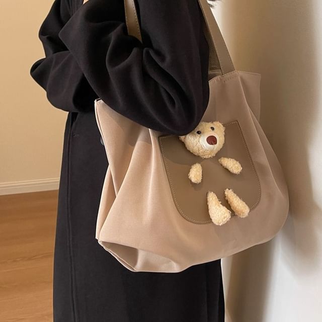 Bear Detail Tote Bag