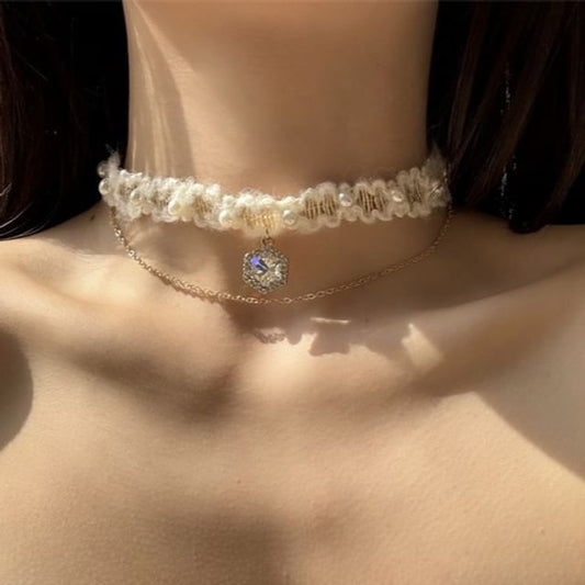 Alloy Rhinestone Layered Yarn Choker