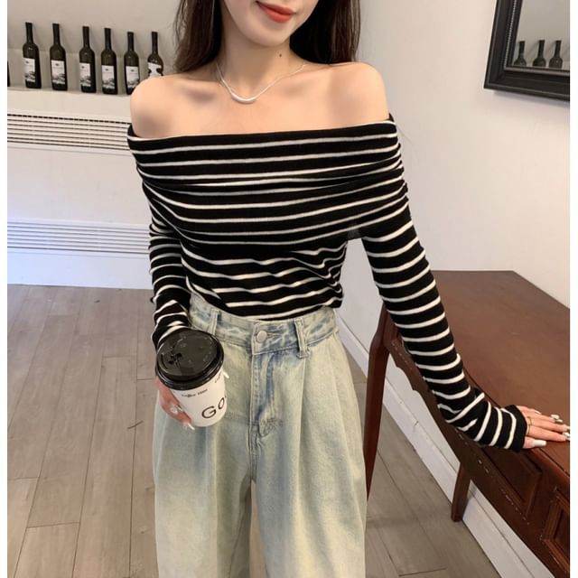 Slim-Fit Long-Sleeve Knit Striped Top