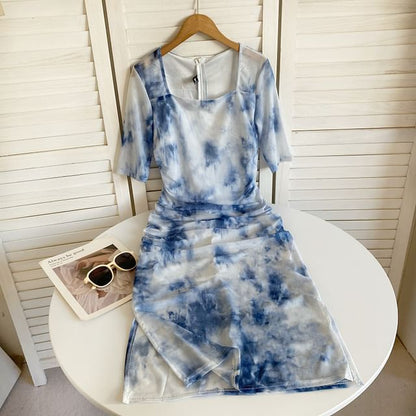 Short-Sleeve Square Neck Tie Dye Ruched Slit Midi Sheath Dress