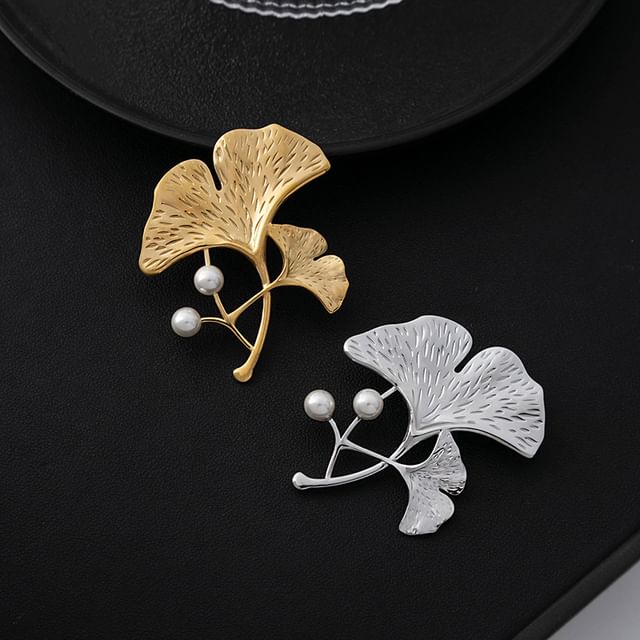 Broche en fausses perles de ginkgo