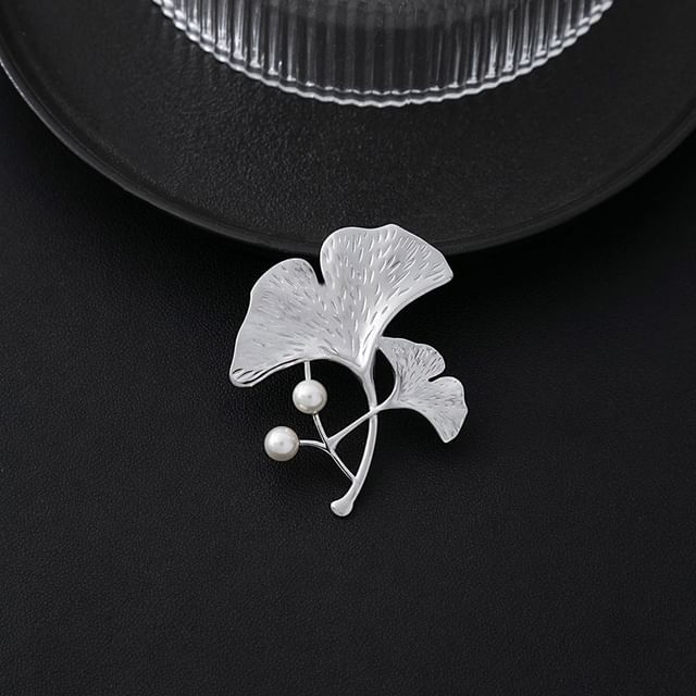 Broche en fausses perles de ginkgo