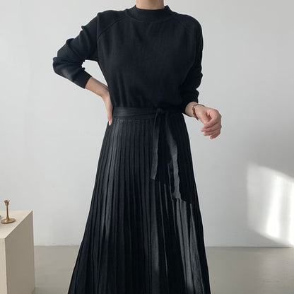 Long-Sleeve Mock Neck Plain Accordion Pleated Midi A-Line Knit Dress