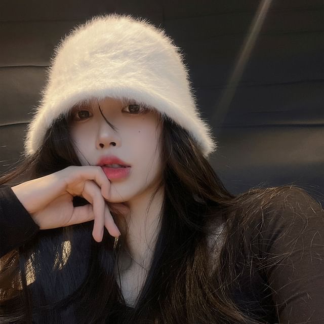 Plain Fluffy Bucket Hat