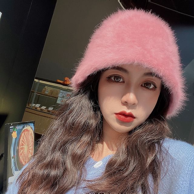 Plain Fluffy Bucket Hat