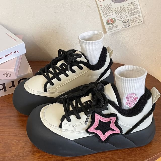 Applique en dentelle étoilée