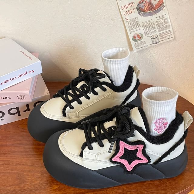 Applique en dentelle étoilée