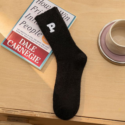 Chaussettes côtelées avec lettres brodées