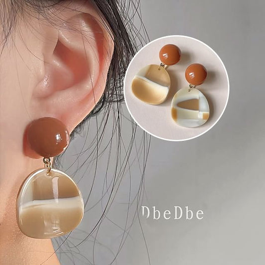 Alloy Drop Ear Acrylic Cuff