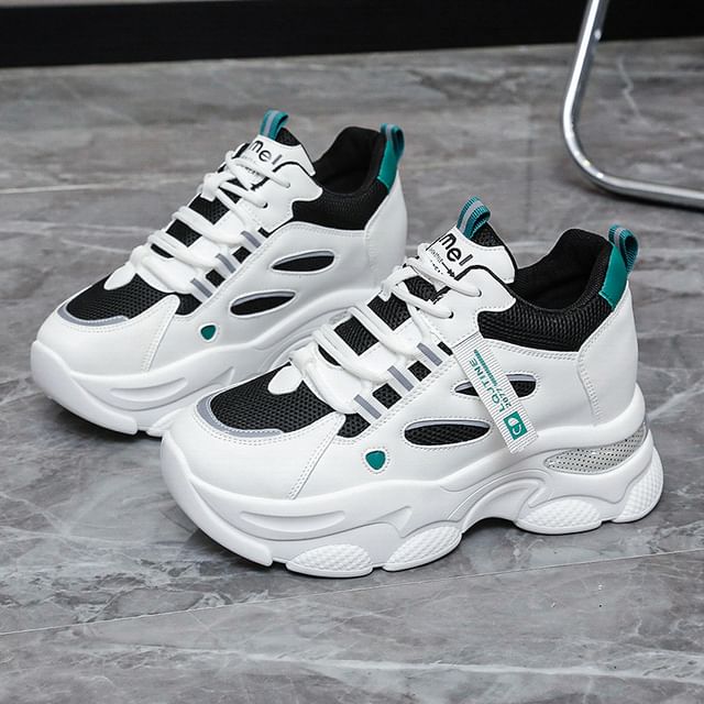 Sneakers Lettering Platform