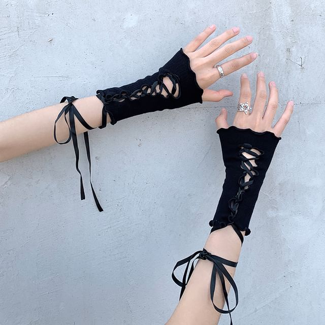 Ribbon Lace-Up Fingerless Gloves