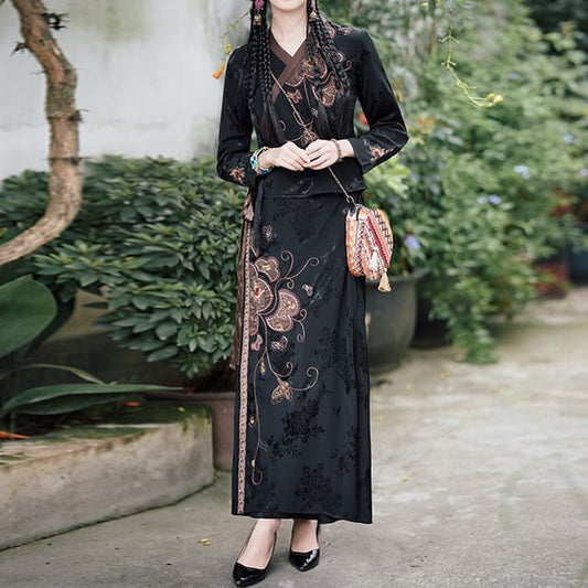 V-Neck Floral Blouse / Mid Rise Hanfu Patterned Maxi A-Line Skirt