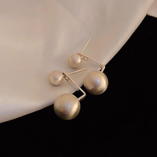 (Various Silver Earring Tone Designs)