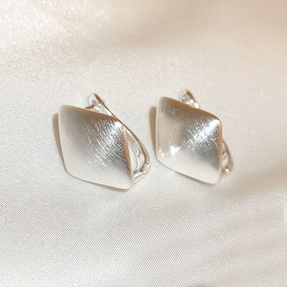 Silver Designs) Earring (Various Tone