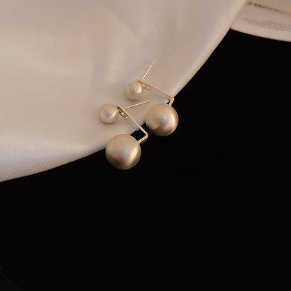 (Various Silver Earring Tone Designs)