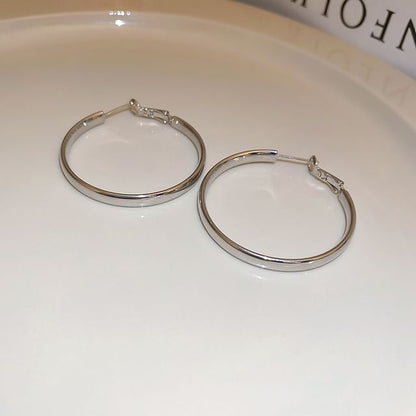 Silver Designs) Earring (Various Tone
