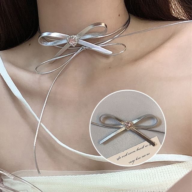 Faux Leather Ribbon Rhinestone Choker Heart