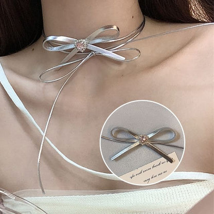 Faux Leather Ribbon Rhinestone Choker Heart