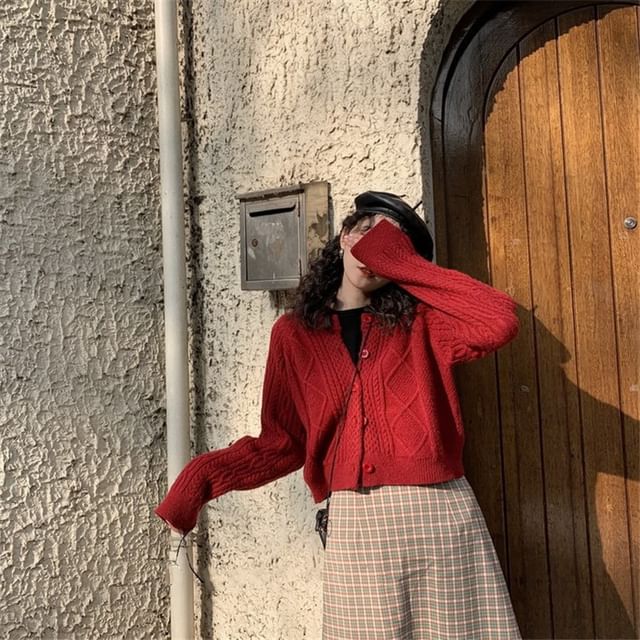 Knit Button-Up Cable Plain Cardigan