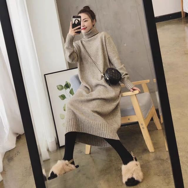 Long-Sleeve Plain Turtleneck Midi Sweater Dress