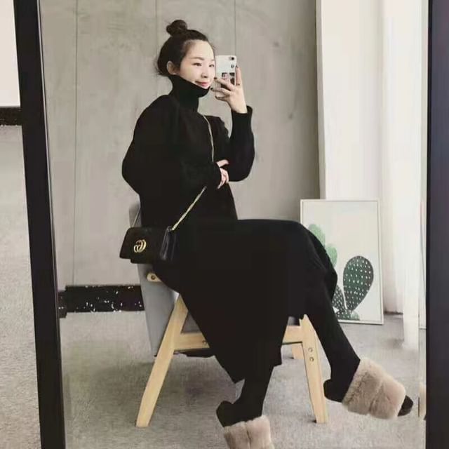 Long-Sleeve Plain Turtleneck Midi Sweater Dress