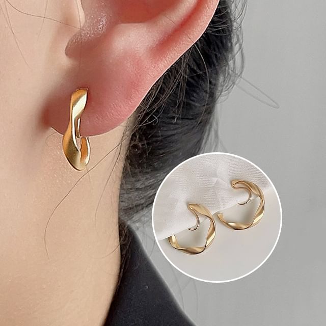 Alloy Cuff Twisted Open Hoop Earring