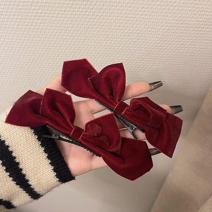 Velvet 2: of Hair Set Bow Clip