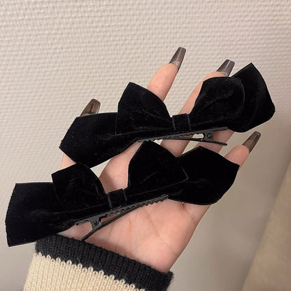 Velvet 2: of Hair Set Bow Clip