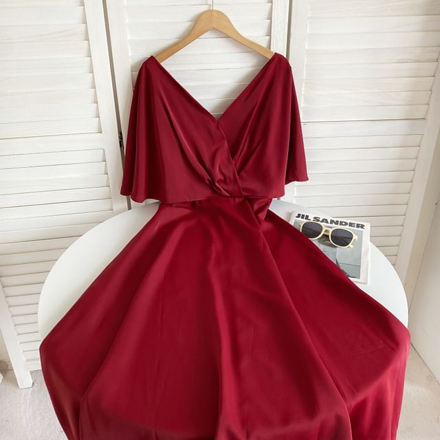 Short-Sleeve V-Neck Plain Bow Back Midi A-Line Dress