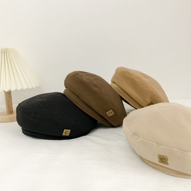 Plain Beret Lettering