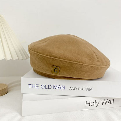 Plain Beret Lettering