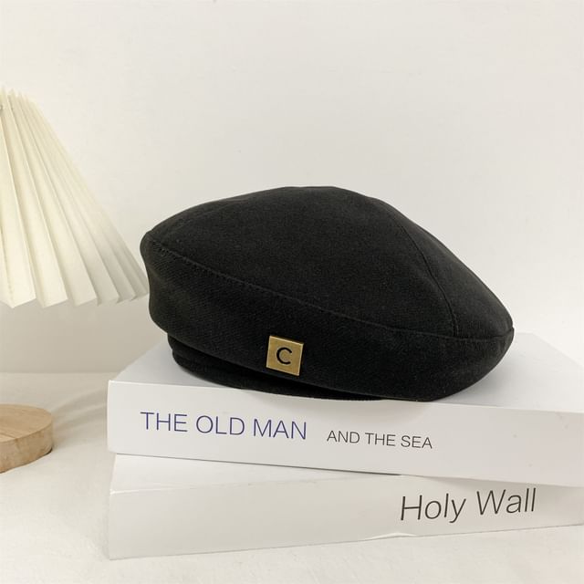 Plain Beret Lettering
