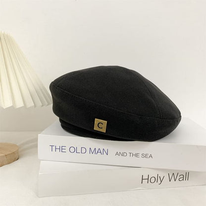 Plain Beret Lettering
