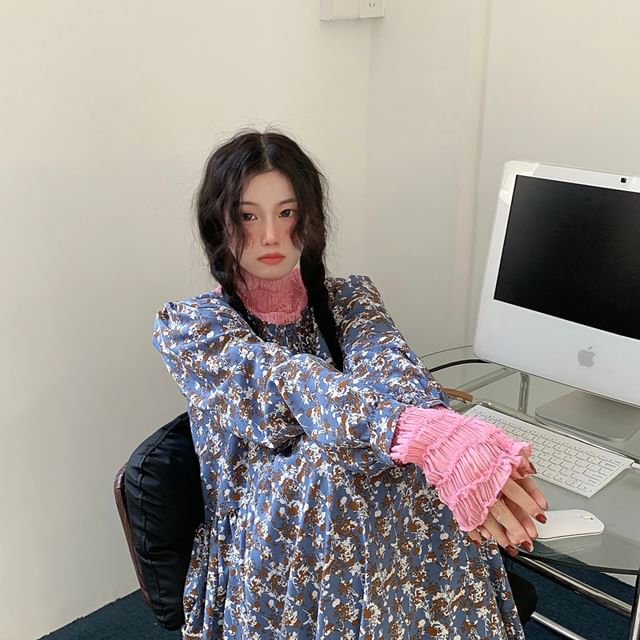 Robe mi-longue fleurie à manches longues