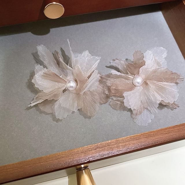 Floral Pearl Ear Stud Faux Mesh