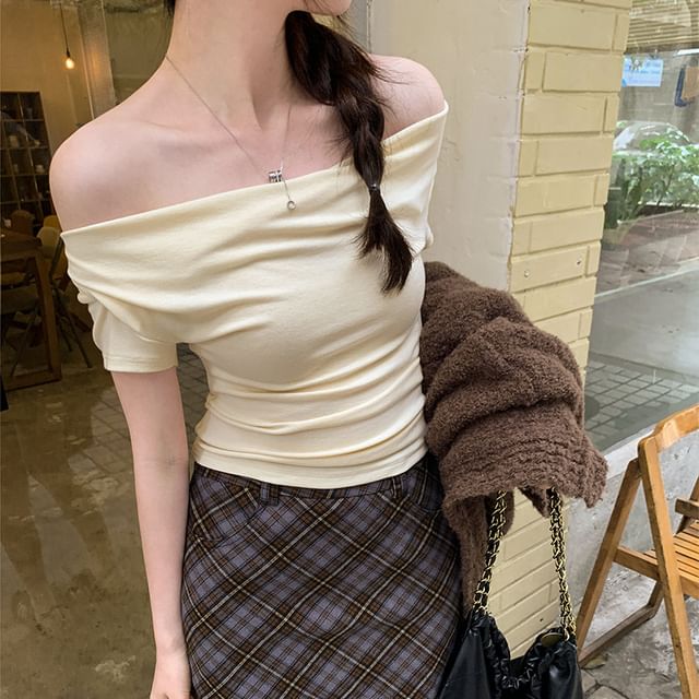 Off-Shoulder Tee Short-Sleeve Crop Ruched Plain
