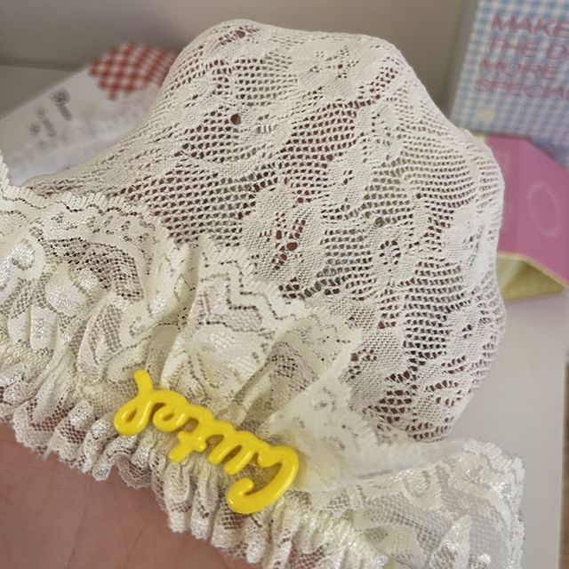 Lettering Pendant Floral Lace Socks