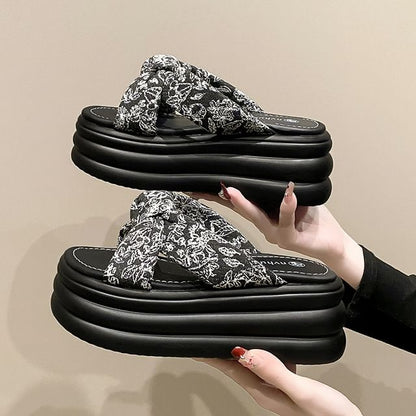 Slide Patterned Floral Sandals Platform