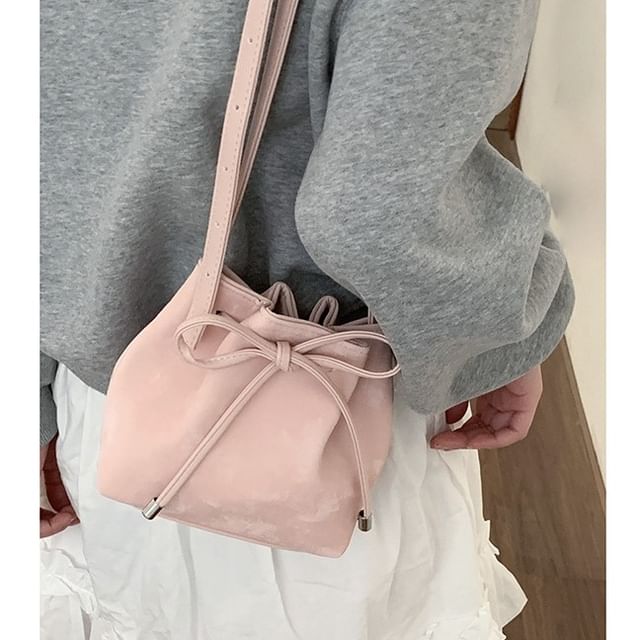 Ribbon Plain Bucket Bag