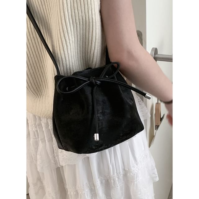 Ribbon Plain Bucket Bag