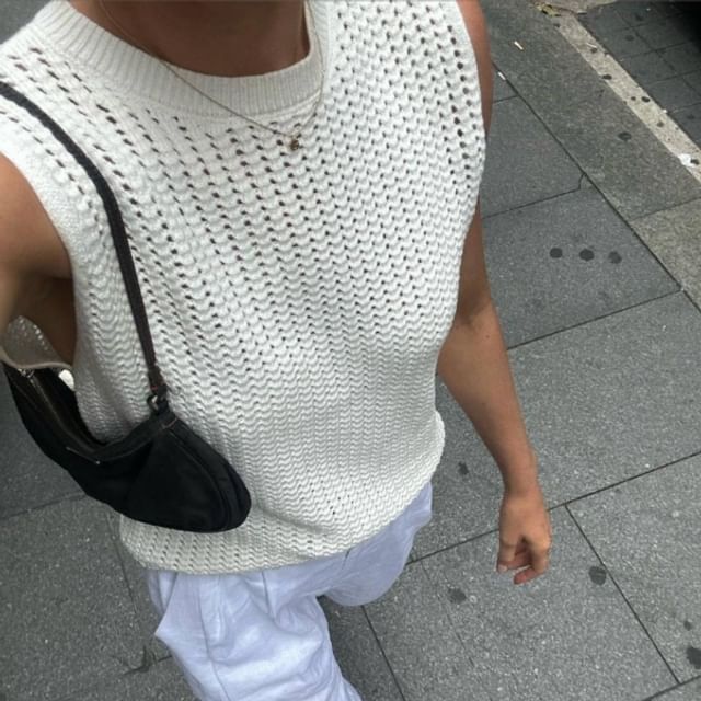 Plain Neck Round Top Knit Sleeveless